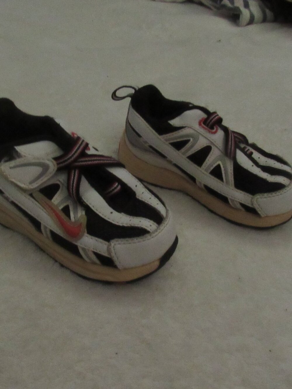 ike T-Run 2 Alt Shoes Size 6C USED Kids